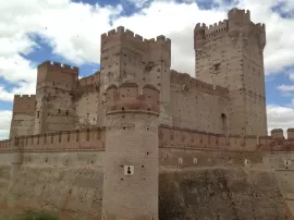 Descubre al propietario del Castillo de la Calahorra y su historia